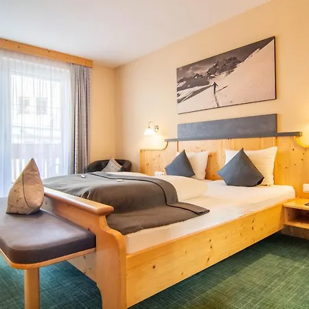Garni Alpenhof 4* Ischgl